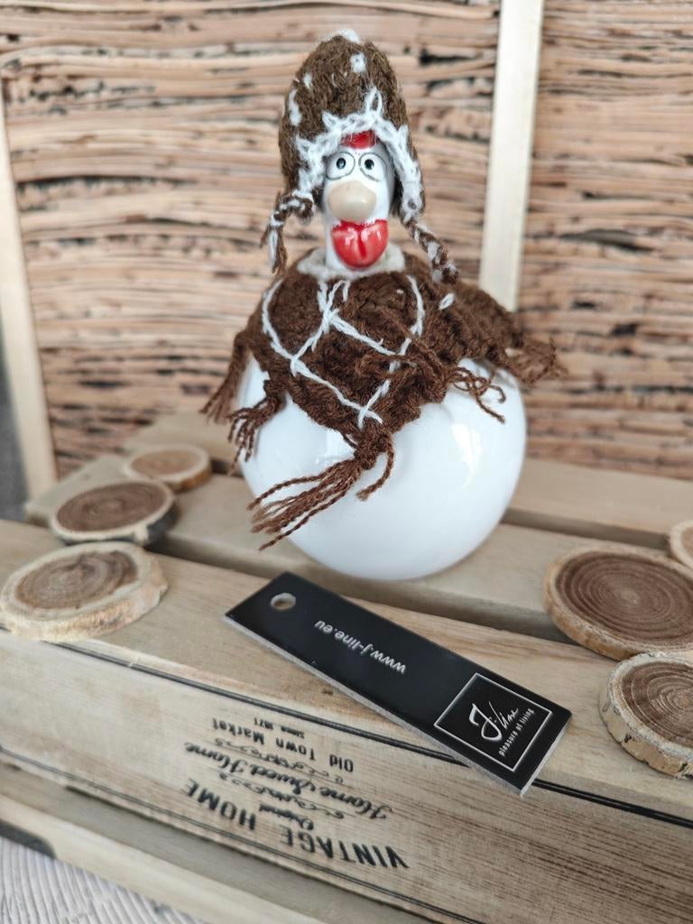 J Line - Petite Poule Poncho Marron Céramique, Maison & Meubles, Accessoires pour la Maison | Autre, Neuf, Enlèvement ou Envoi