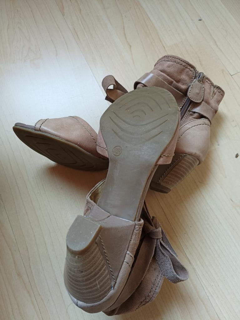 Chaussures pointure 36 et 37, Enlèvement, Comme neuf, Chaussures