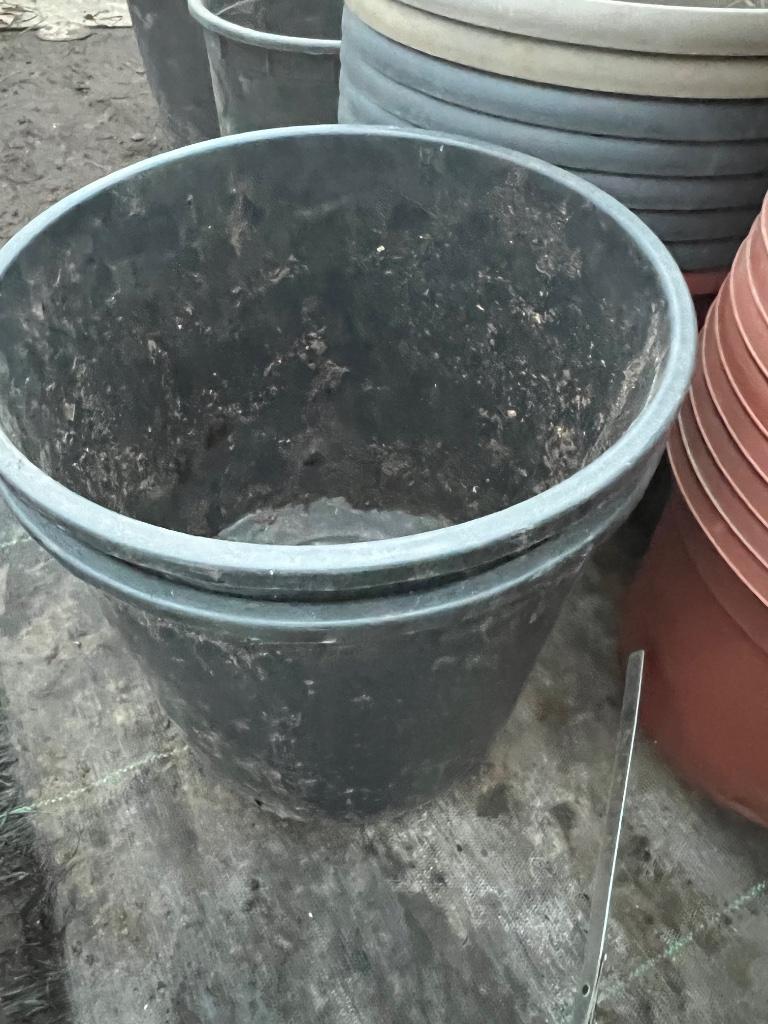 Grote bloempotten van extra zware plastiek 31,5 x 29,5 cm, Tuin en Terras, Bloempotten, Zo goed als nieuw, Kunststof, Binnen, Balkon