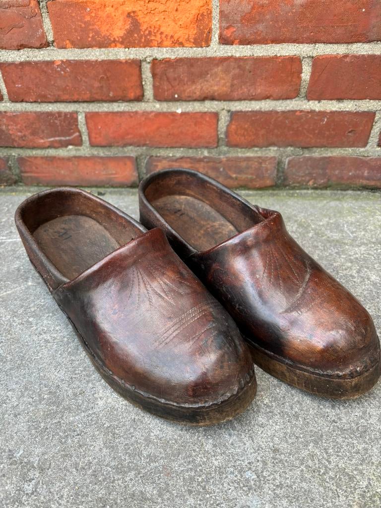 Lederen klompen met houten zolen, schoenmaat 41, Antiek en Kunst, Ophalen