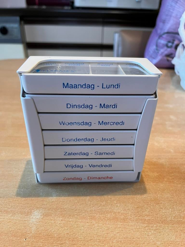 Pillendoos per dag, Diversen, Ophalen of Verzenden, Zo goed als nieuw