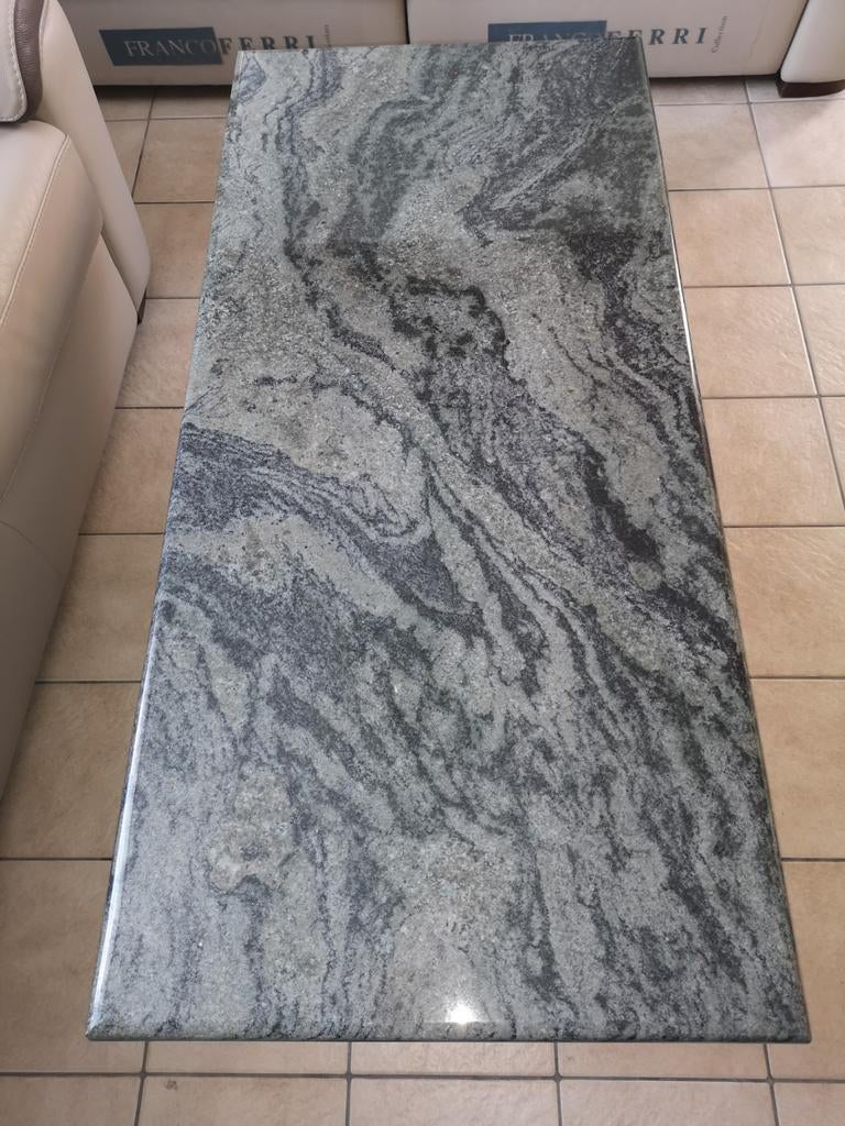 Braziliaanse granieten tafel, Ophalen, Gebruikt, Groen