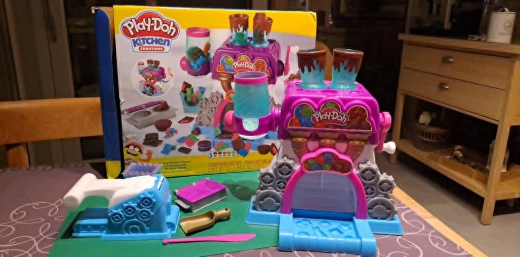 Play-Doh Kitchen Creatos "Charcuterie en koekjesfabriek ., Kinderen en Baby's, Speelgoed | Educatief en Creatief, Ophalen, Zo goed als nieuw
