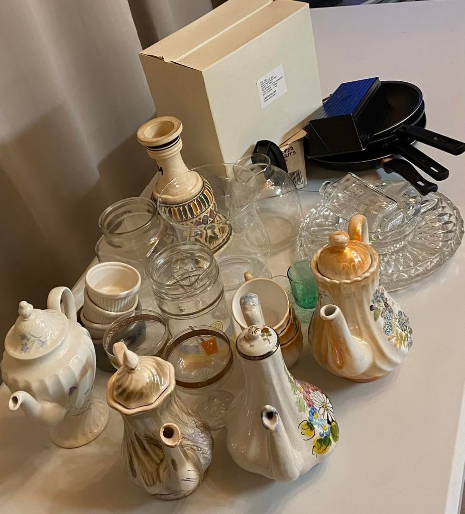 Set van verschillende serviesgoed + 220 stuks, prijs: 20€, Huis en Inrichting, Ophalen of Verzenden, Gebruikt