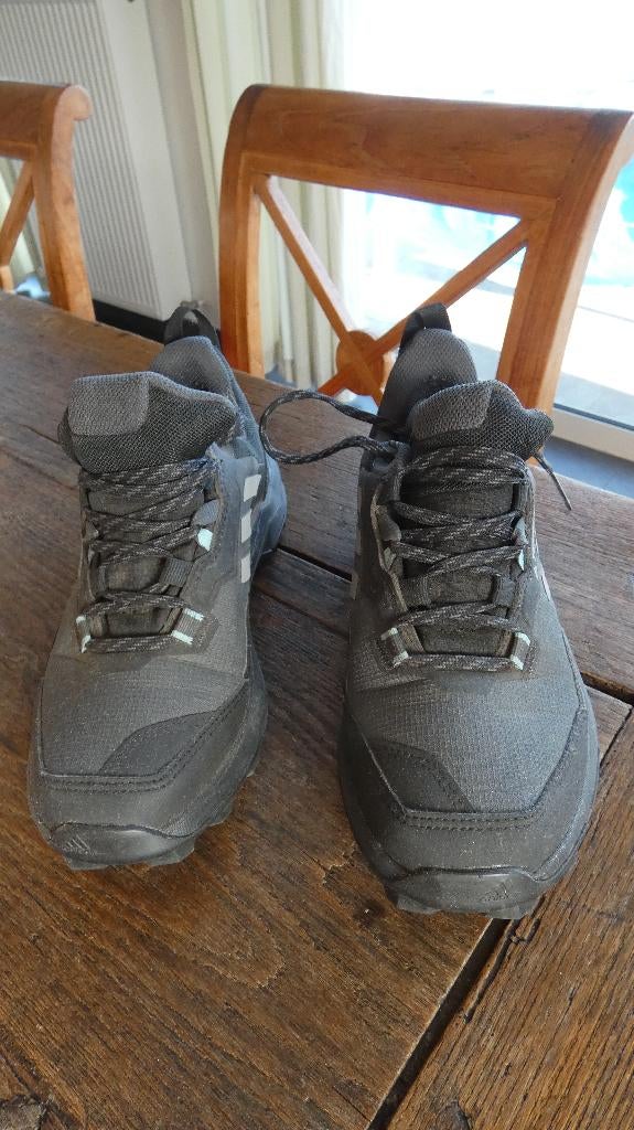 Adidas wandelschoenen, Ophalen, Zo goed als nieuw