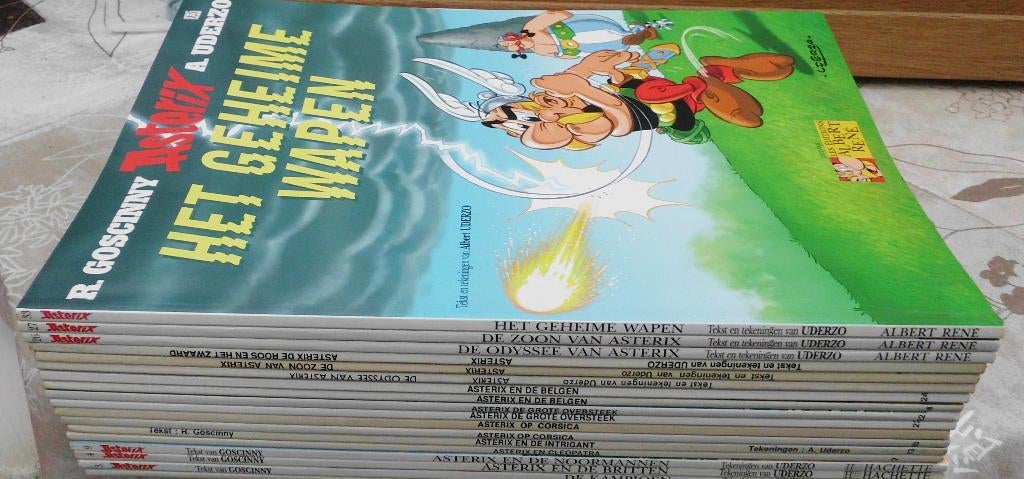 asterix in zeer mooie staat los te koop uitzoeken 2.50 stuk, Ophalen of Verzenden, Zo goed als nieuw, Goscinny - Uderzo, Meerdere stripboeken