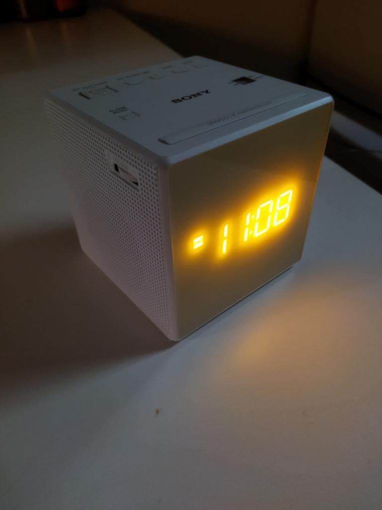 Radio réveil Sony, Enlèvement, Utilisé, Analogique