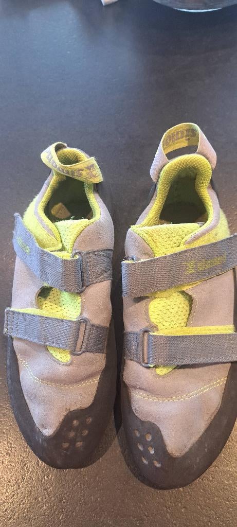 Chaussures escalades Simond 41, Sports & Fitness, Escalade, Envoi, Utilisé, Chaussons d'escalade