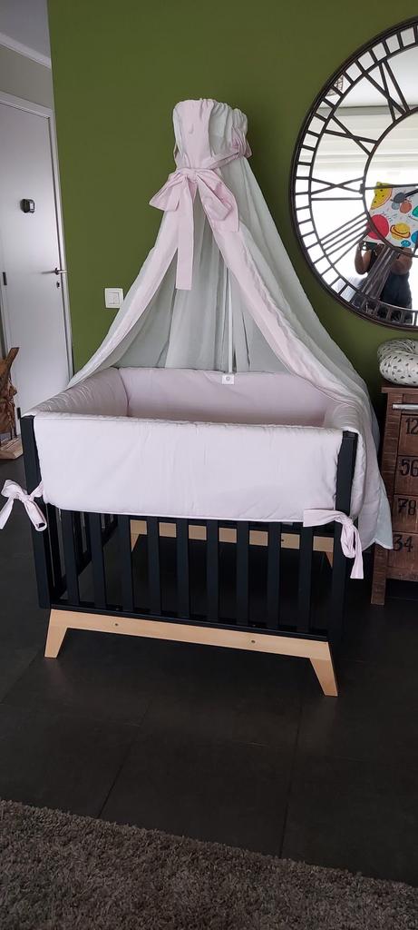 Le parc Périclès conçu comme un lit avec un ciel, Enfants & Bébés, Parcs, Enlèvement, Comme neuf, Rectangulaire, Réglable en hauteur