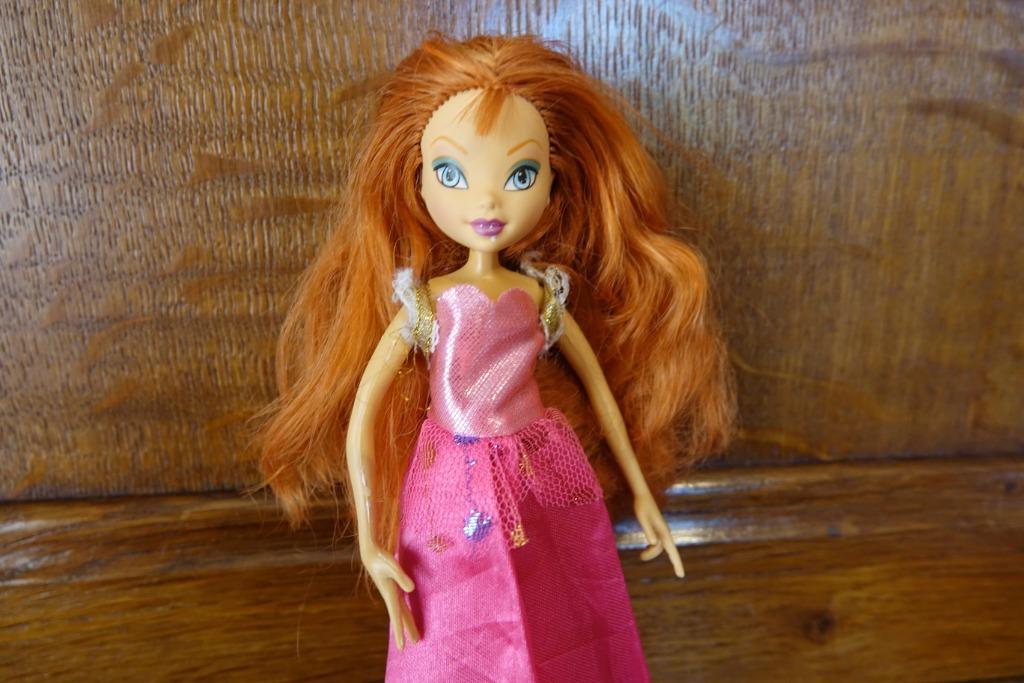 Winx club pop Bloom 2004, Kinderen en Baby's, Speelgoed | Poppen, Ophalen of Verzenden, Gebruikt, Barbie