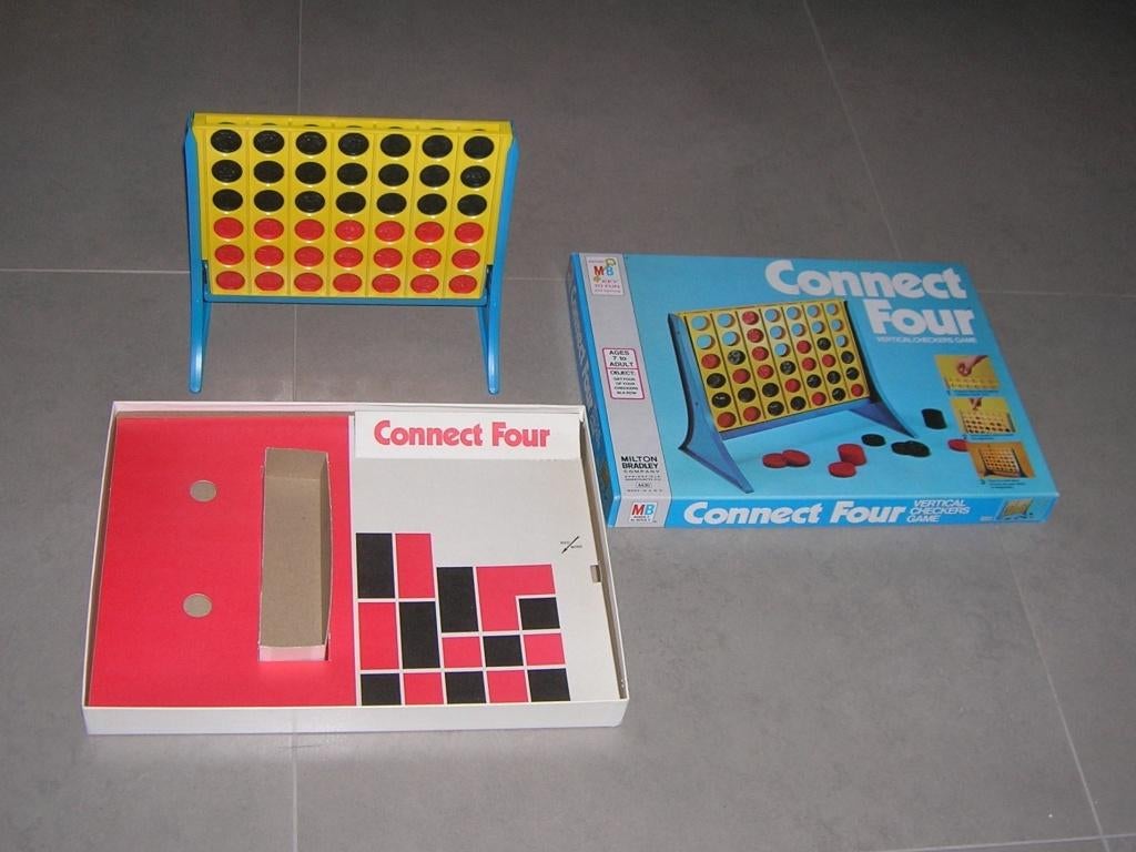 Spel: Connect four ( Vier op een rij ), Een of twee spelers, Ophalen of Verzenden, Zo goed als nieuw, MB spelen
