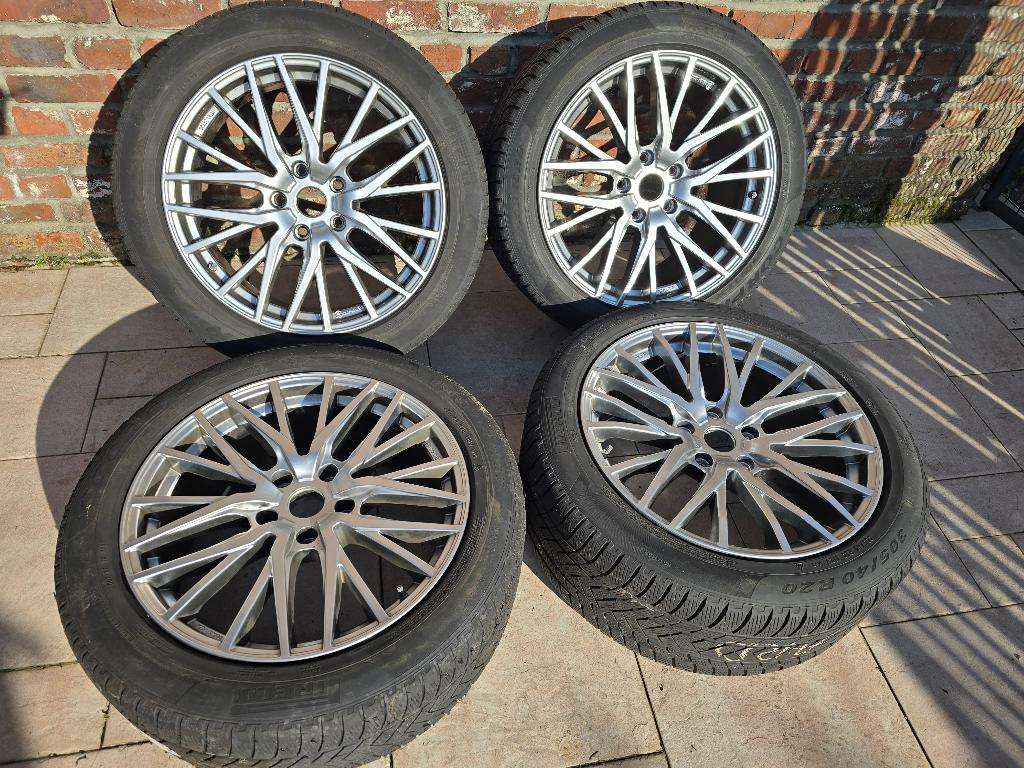 Jantes AEZ + pneus PZERO neige Cayenne E-hybride 2020 (9YA), Autos : Pièces & Accessoires, Pneus & Jantes, Pneus hiver, Véhicule de tourisme