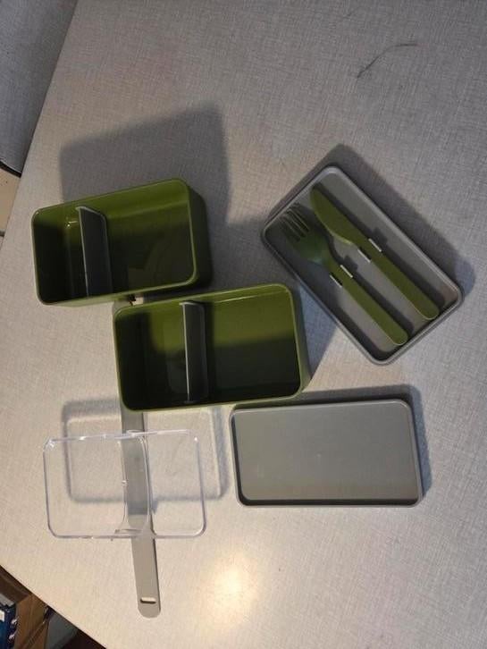 Draagbare lunchbox met bestek., Huis en Inrichting, Keuken | Tupperware, Nieuw, Ophalen of Verzenden
