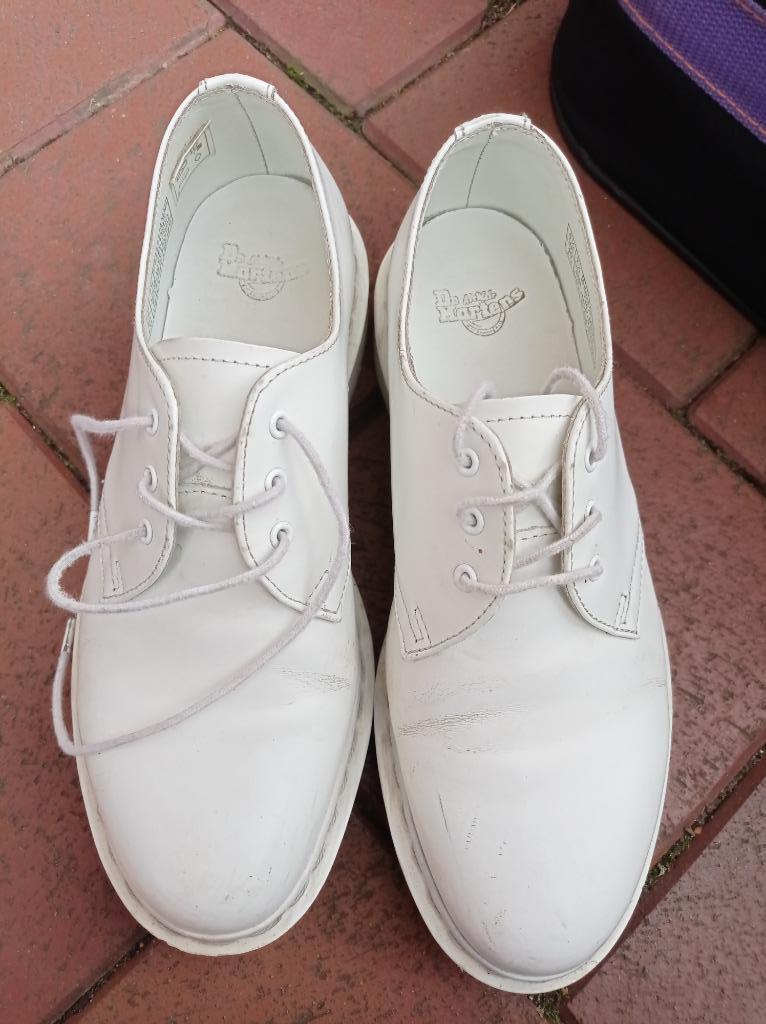 Dr Martens schoenen, Dr. Martens, Enlèvement, Porté