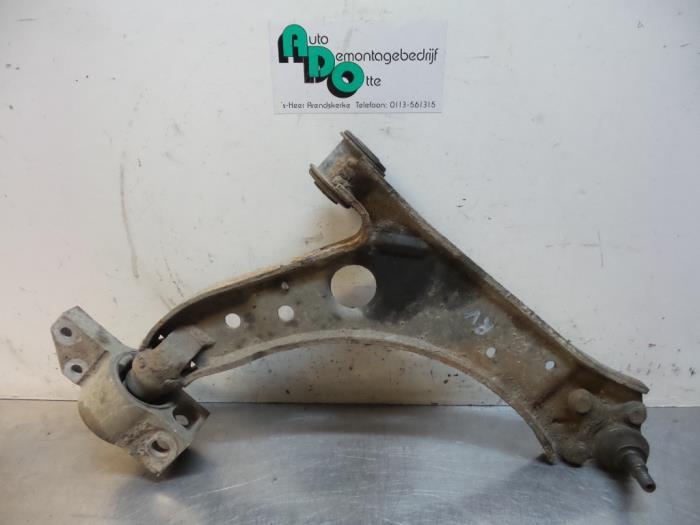 Bras de suspension avant droit d'un Volkswagen Caddy (Caddy, Autos : Pièces & Accessoires, Volkswagen, -, 3 mois de garantie, Utilisé
