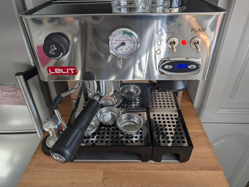 Machine manuelle à café Lelit en grains, Electroménager, Cafetières, Enlèvement