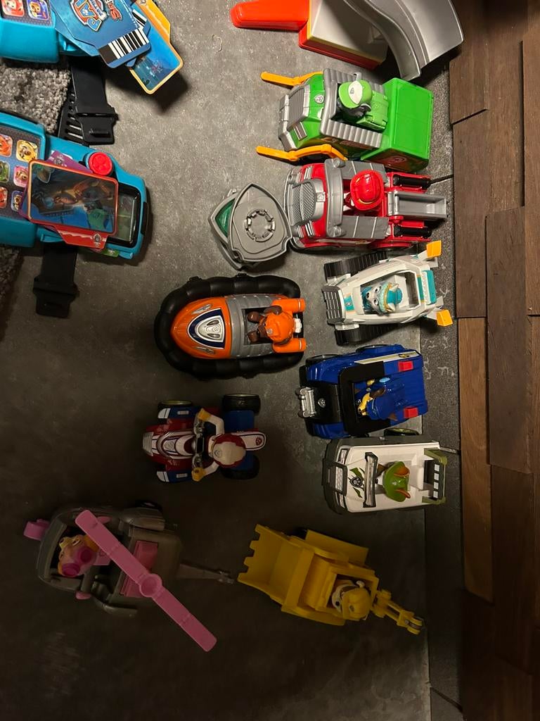 Groot lot Paw Patrol (uitkijk toren, paw patroller en meer), Kinderen en Baby's, Ophalen, Gebruikt