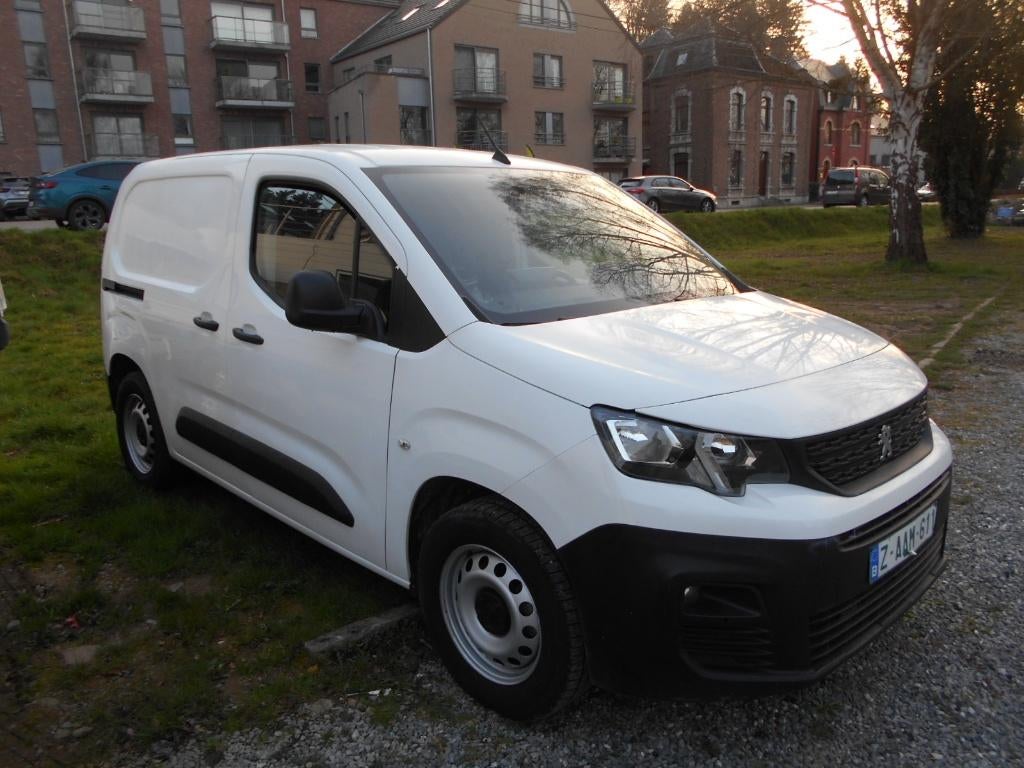 peugeot partner  1500 hdi  102cv, Autos, Camionnettes & Utilitaires, Achat, Entreprise, Radio, Peugeot