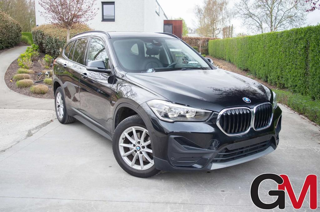 BMW X1 X1 1.5iA sDrive18 OPF (EU6AP) (bj 2021, automaat), Gebruikt, Euro 6, Zwart, 5 zetels