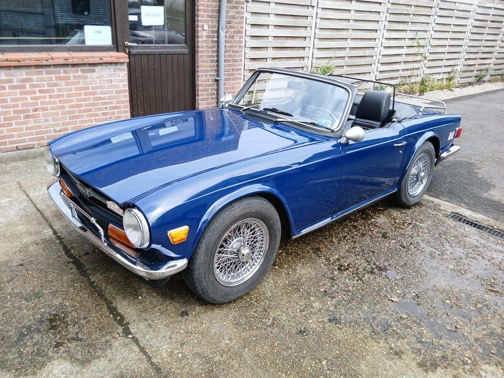 Triumph TR6, Achterwielaandrijving, Zwart, Cabriolet, Blauw