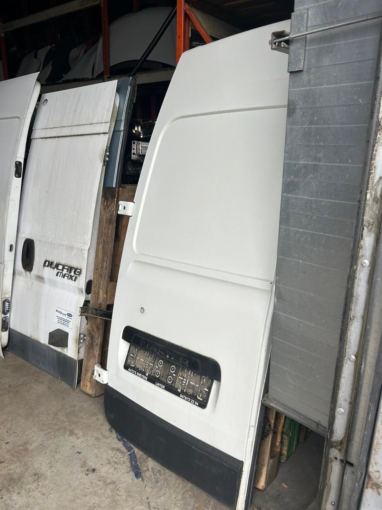 Porte arriere renault master 2017, Autos : Pièces & Accessoires, Enlèvement, Renault