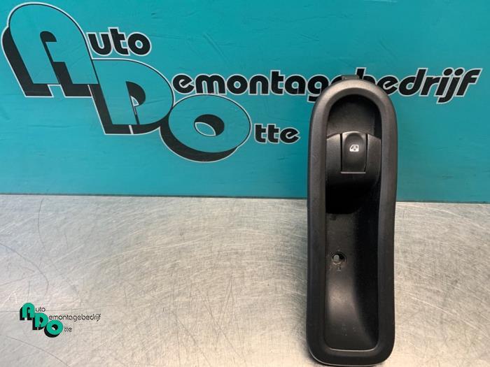 Commutateur vitre électrique d'un Renault Clio (Clio 3 06-), Autos : Pièces & Accessoires, Renault, -, 3 mois de garantie, Utilisé