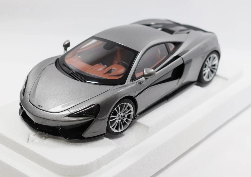 McLaren 570S Grijs 1/18 AUTOART Nieuw, Hobby en Vrije tijd, Modelauto's | 1:18, Nieuw, Auto, Autoart, Ophalen of Verzenden