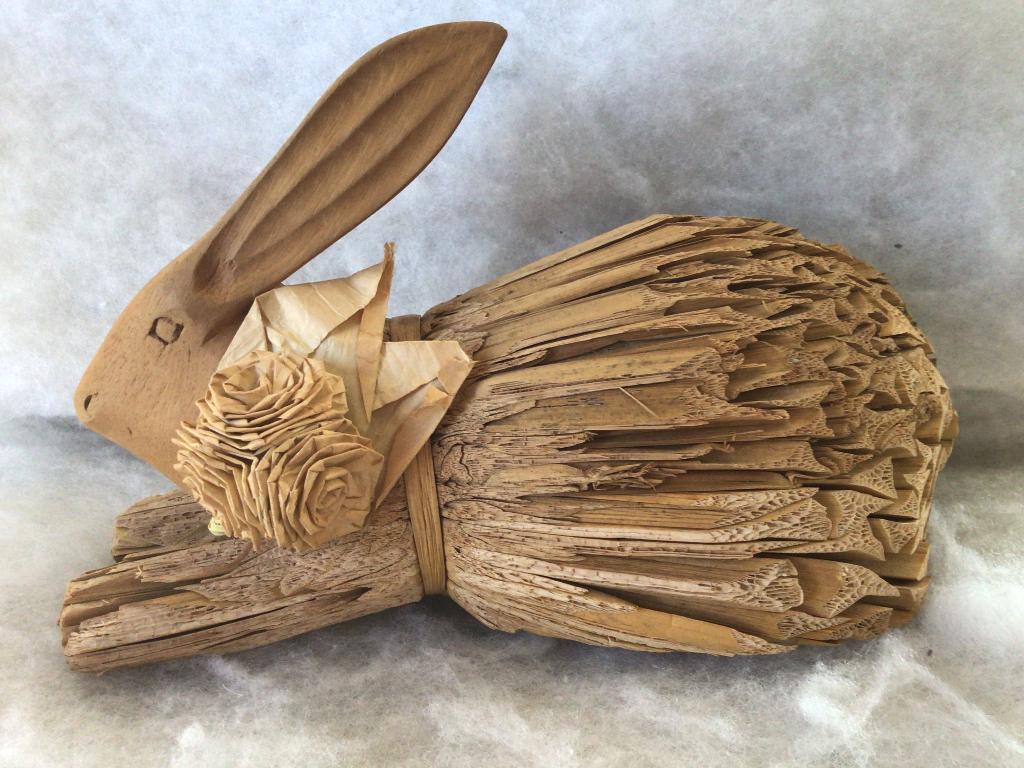 Vintage paashaas. Hout/ zeegras. 26 cm, Diversen, Pasen, Ophalen of Verzenden