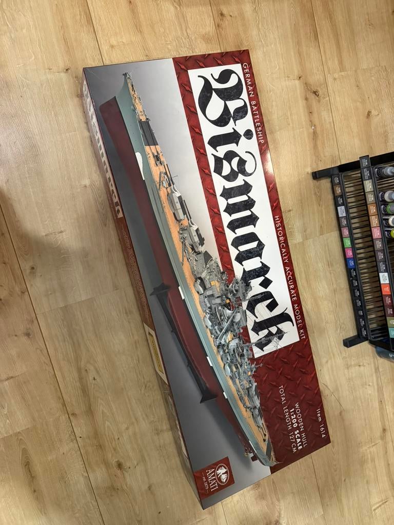 Modelbouw bismarck 1/200 hout, Ophalen