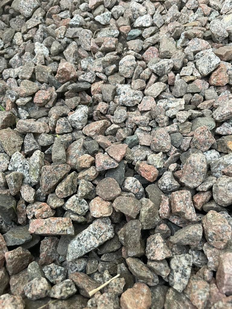 Kiezel rood roze steentjes graniet, Ophalen, Zo goed als nieuw, Rood, Graniet