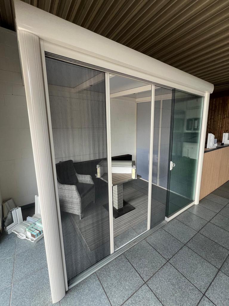 Vliegenraam, Ophalen of Verzenden, Zo goed als nieuw, Veranda