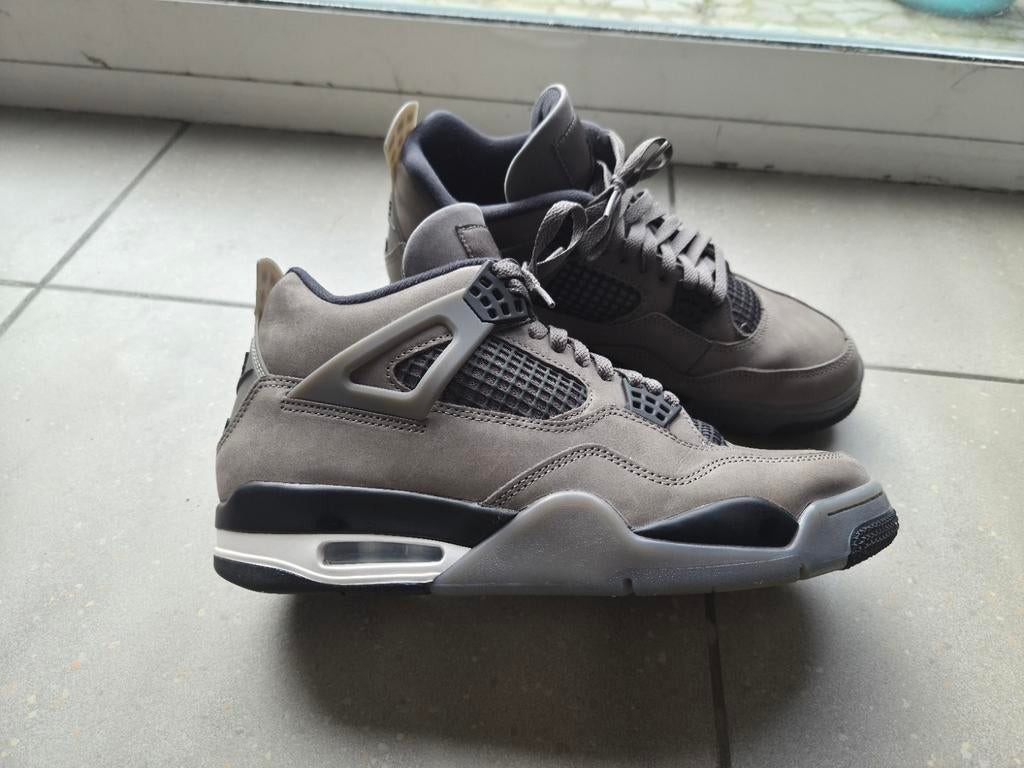 Air Jordan 4 - Retro 'Cave Stone and Black', Kleding | Heren, Bruin, Ophalen of Verzenden, Zo goed als nieuw, Sneakers