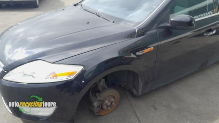 Aile avant gauche d'un Ford Mondeo, -, -, 3 mois de garantie, -