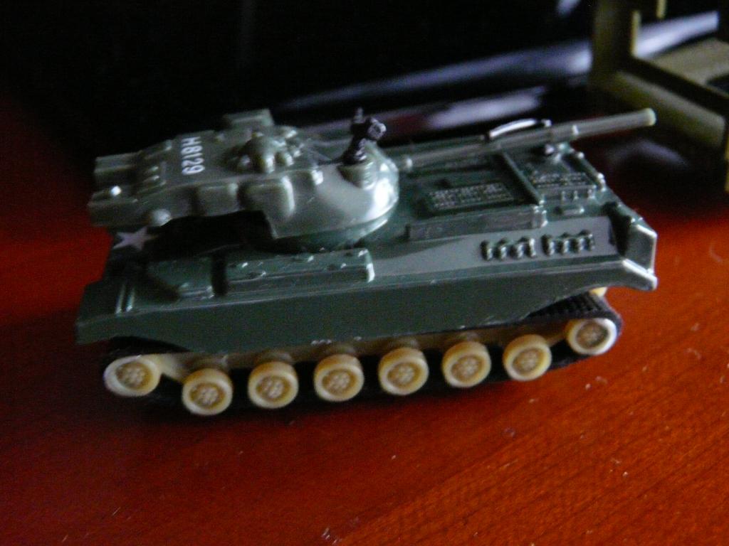 aantal leger voertuigen en materiaal in kunststof en metaal, Verzamelen, Militaria | Algemeen, Landmacht, Overige typen, Ophalen