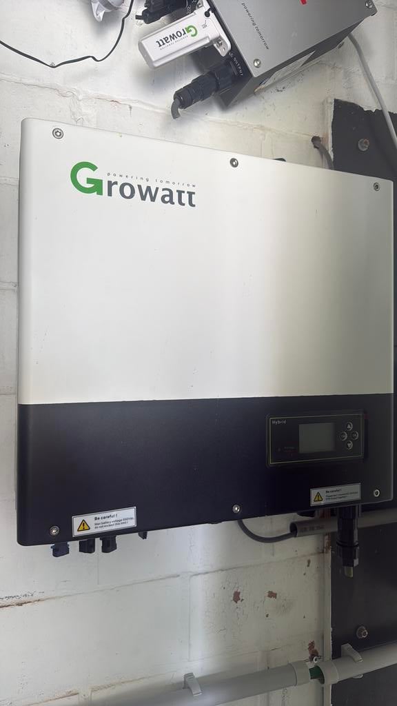 Growatt hybride omvormee, Doe-het-zelf en Bouw, Ophalen, Zo goed als nieuw