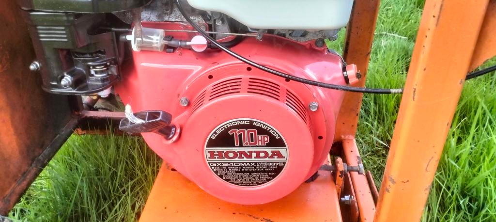 Broyeur végétaux professionnel eliet Prof 2 avec moteur v cc, Neuf