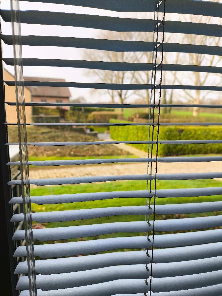 Luxaflex rolgordijnen metaal lichtblauw, Huis en Inrichting, Stoffering | Gordijnen en Lamellen, Ophalen, 50 tot 100 cm, Zo goed als nieuw