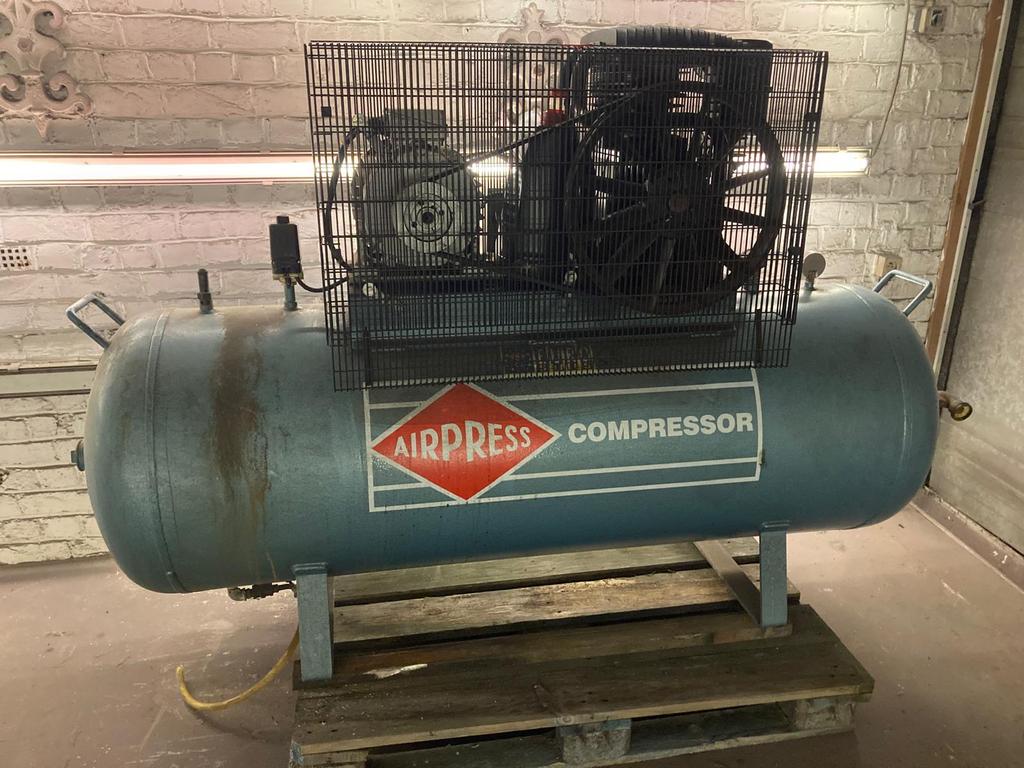 Krachtige Airpress Compressor K500-1000 Super – 7.5 PK –, Doe-het-zelf en Bouw, Compressors, Ophalen, Zo goed als nieuw