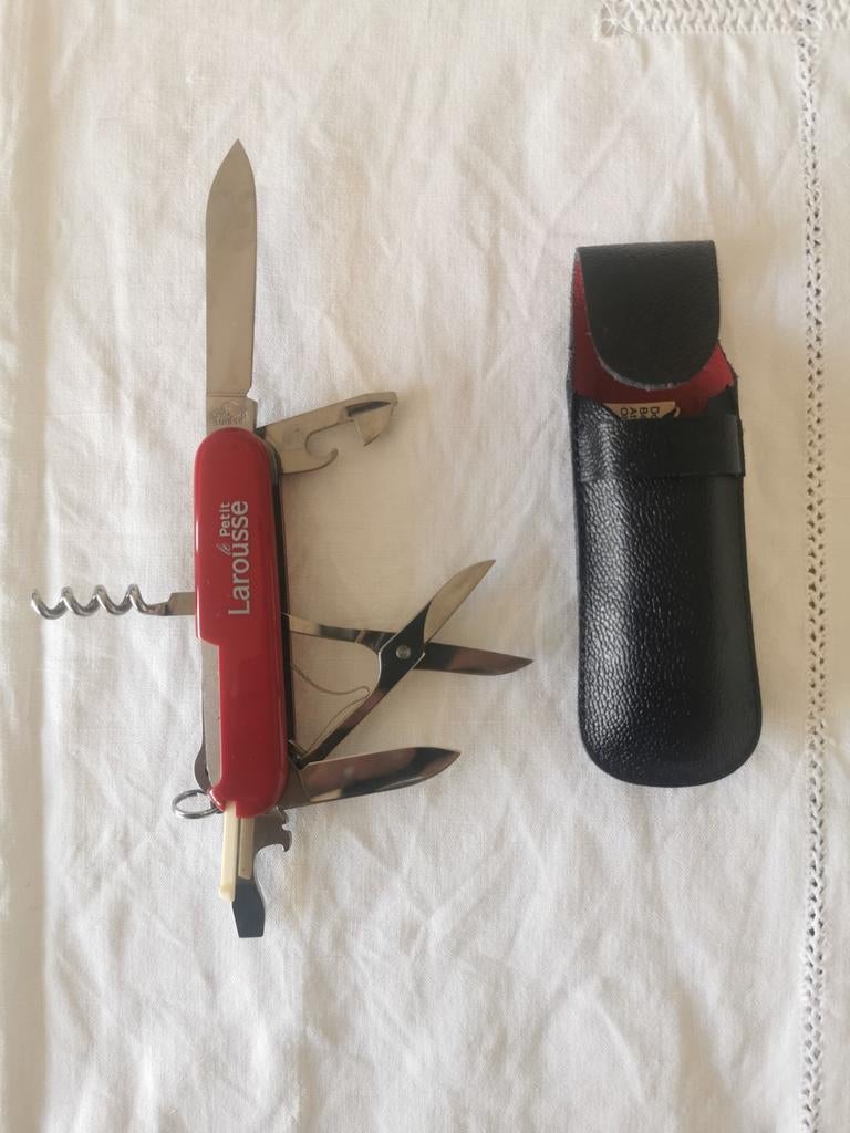 Multi tool Larousse, Caravans en Kamperen, Ophalen of Verzenden