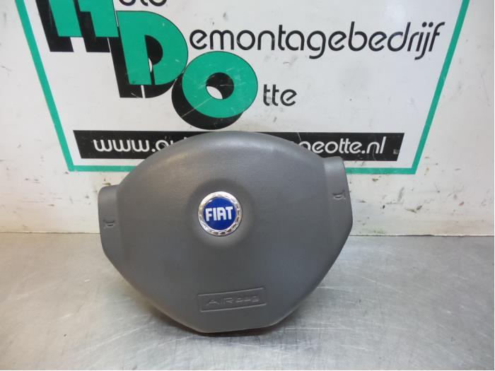 Airbag gauche (volant) d'un Fiat Panda (Panda 03-), -, 3 mois de garantie, Utilisé, Fiat