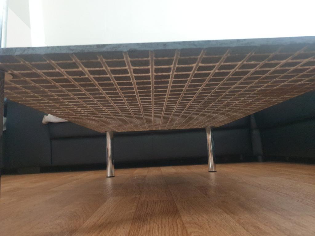 Table basse moderne en verre avec étagère, design élégant., Neuf, 100 à 150 cm, Verre, 50 à 100 cm