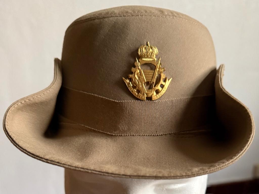 Vrouwelijk hoofddeksel Belgisch Leger Transmissietroepen, Verzenden, Landmacht, Helm of Baret