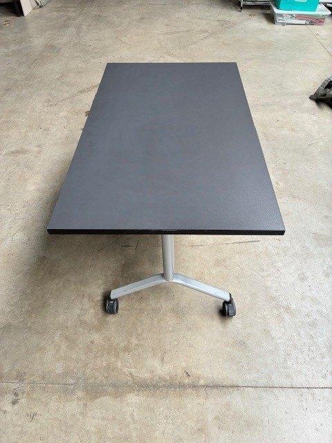 Inklapbare tafel (8 stuks), Ophalen, Met wielen, Gebruikt
