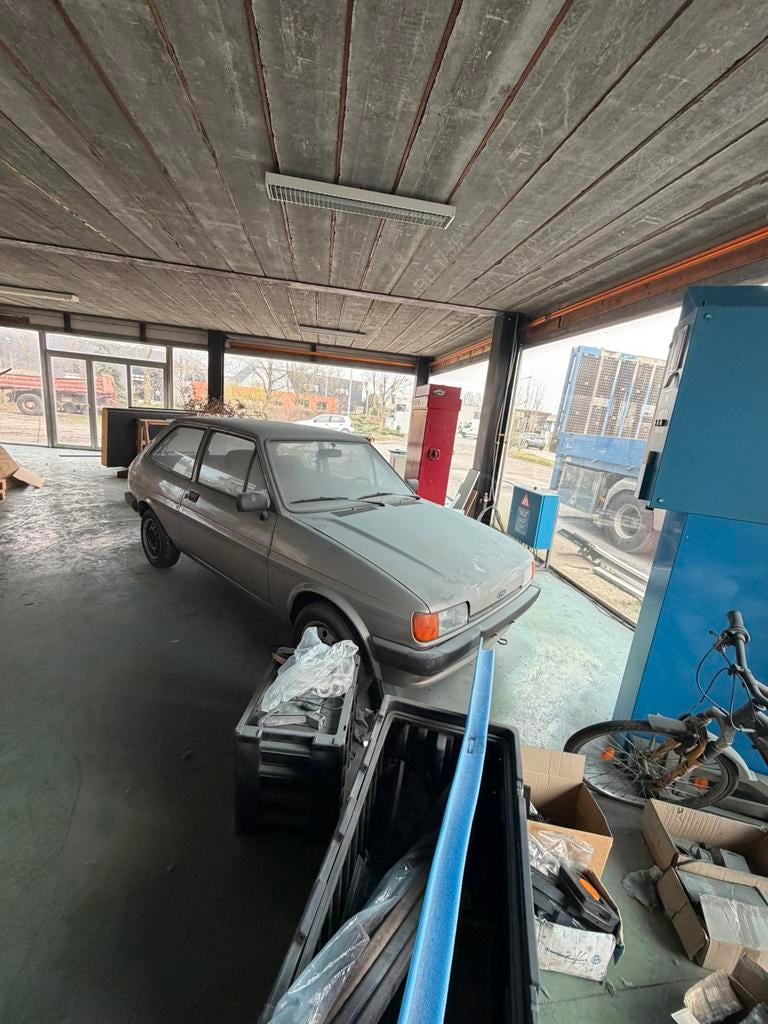 Ford Fiesta 1.1 bouwjaar 1984, Auto's, Handgeschakeld, Particulier, Ford, Zilver of Grijs