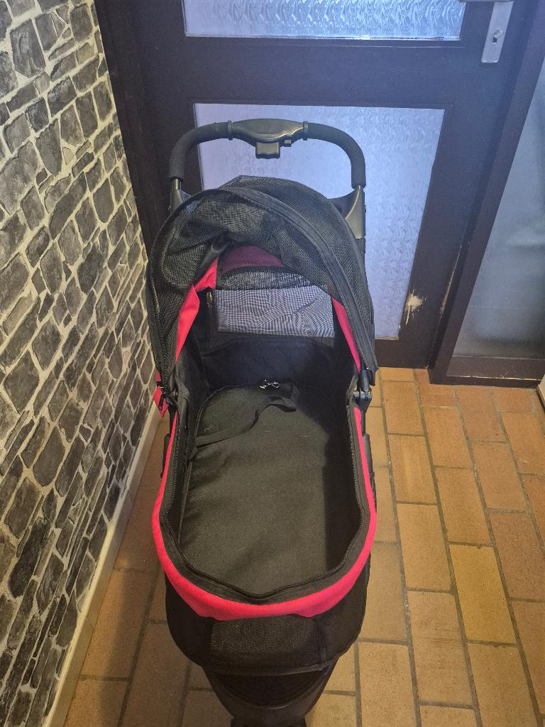À vendre poussette pour petit chien, Animaux & Accessoires, Enlèvement, Comme neuf