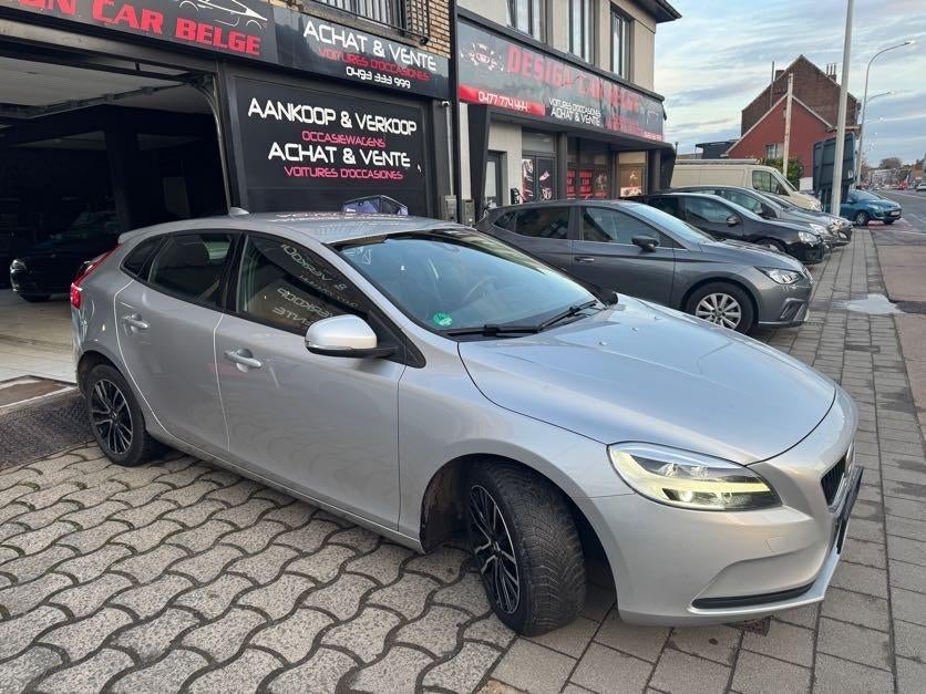 Volvo V40 T2 Essence 2000cc annee 2019 Navi Led, Autos, Volvo, Argent ou Gris, Achat, Euro 6, Entreprise
