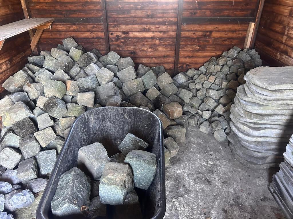 Kasseien porfier, Ophalen, Zo goed als nieuw