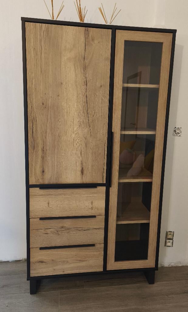 Armoire moderne avec porte vitrée - très bon état, Maison & Meubles, 25 à 50 cm, Avec tablette(s), Comme neuf, 100 à 150 cm