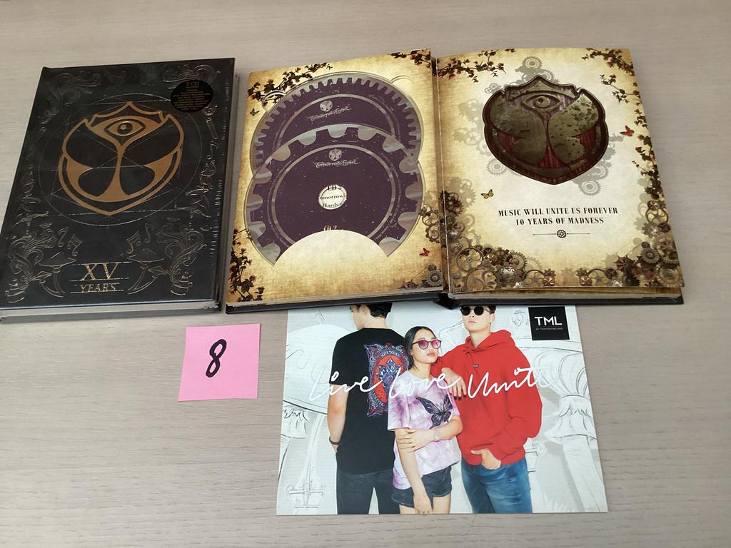 TOMORROWLAND JUBILEUM SETS 10-15 YEARS CD BOXSETS, CD & DVD, Enlèvement ou Envoi, Comme neuf, Coffret