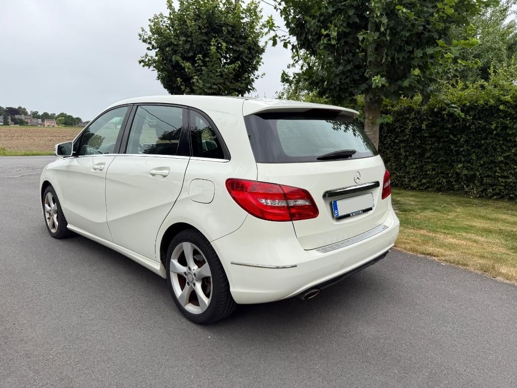 Mercedes Benz B 180 Benzine* EURO 6* LED * GPS * XENON, Euro 6, USB, Wit, Dealer onderhouden